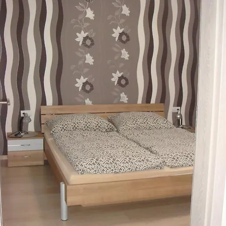 公寓 库尔德约夫公寓 Hustopeče